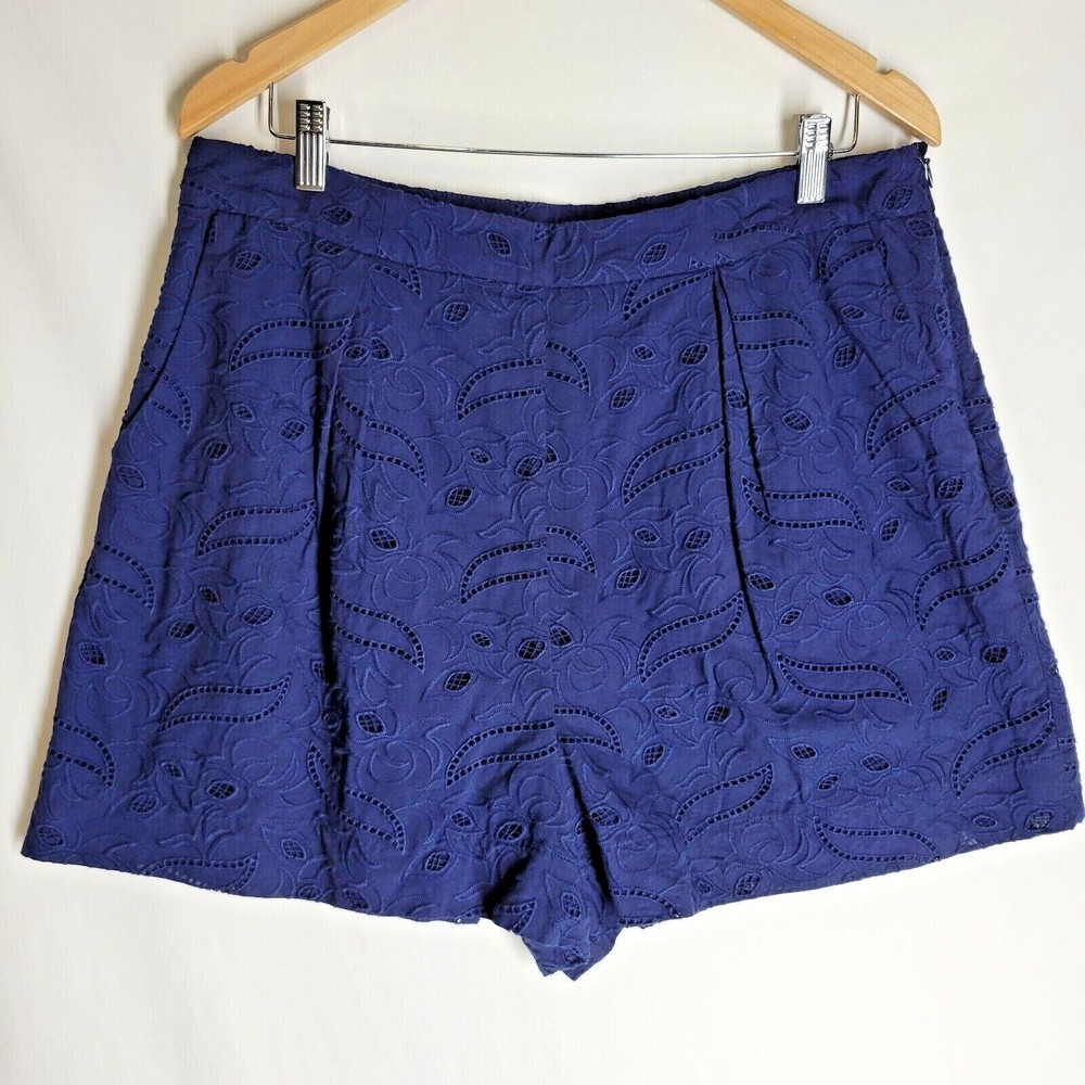NWT CREMIEUX Women's Shorts Navy Blue Jillian Eyelet Pleated Paperbag Size 14